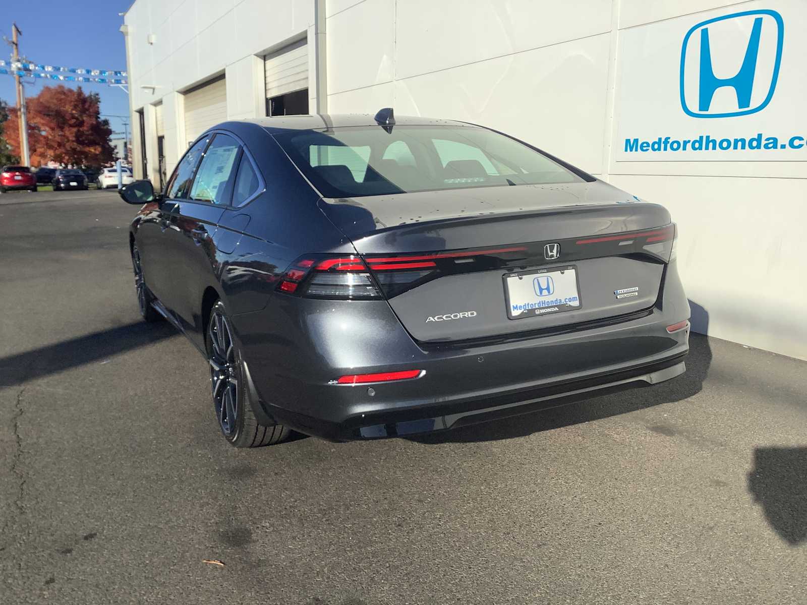 2025 Honda Accord Hybrid Touring photo 4