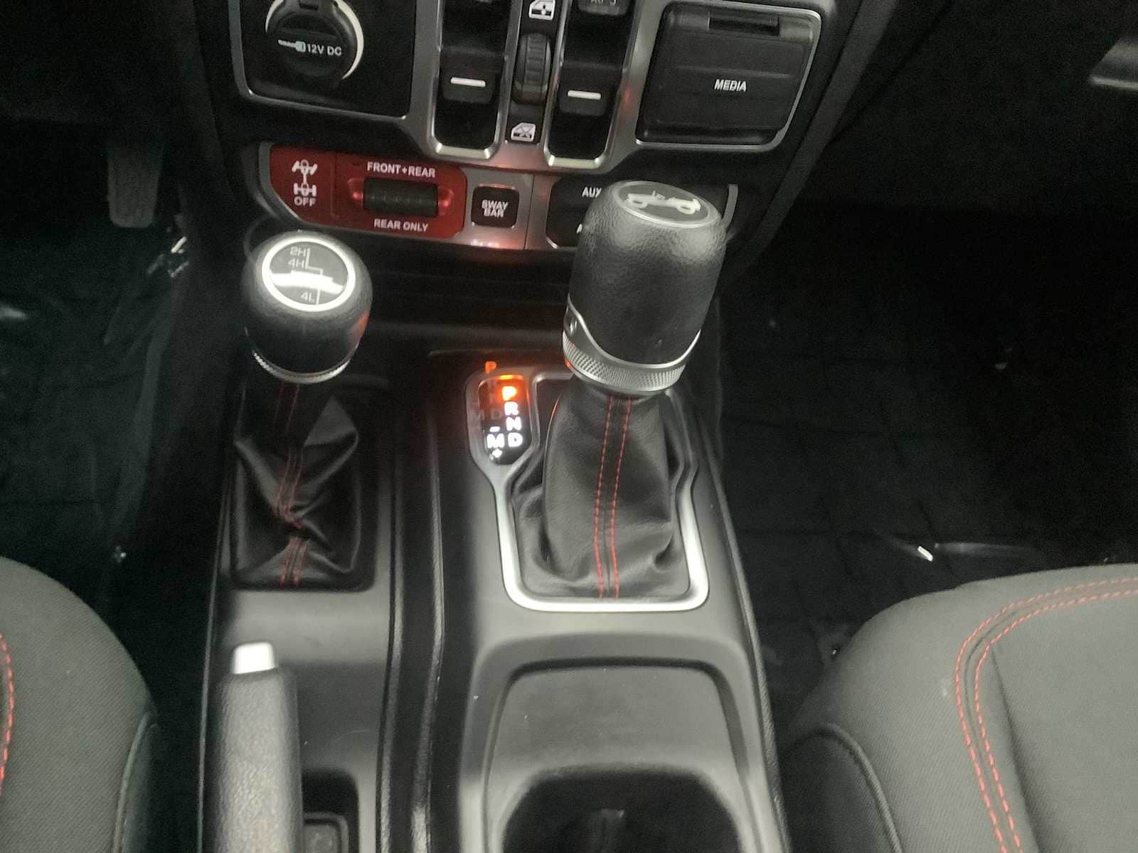 Thumbnail: 2019 Jeep Wrangler - 18