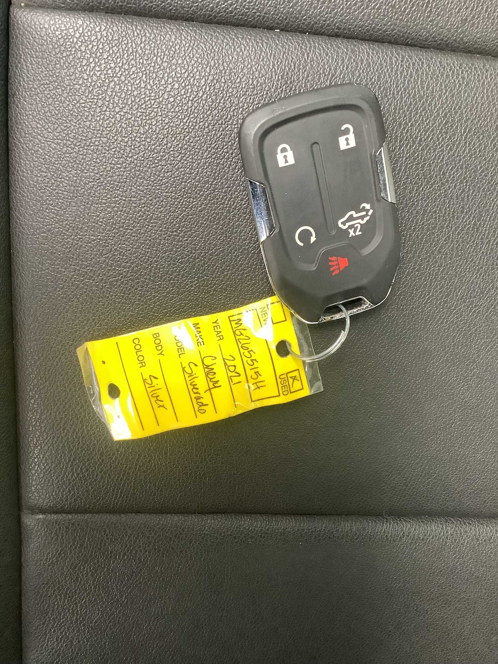 Thumbnail: 2021 Chevrolet Silverado 1500 - 21