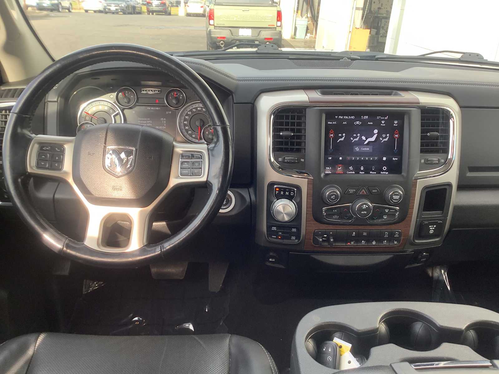 Thumbnail: 2019 RAM 1500 Classic - 10