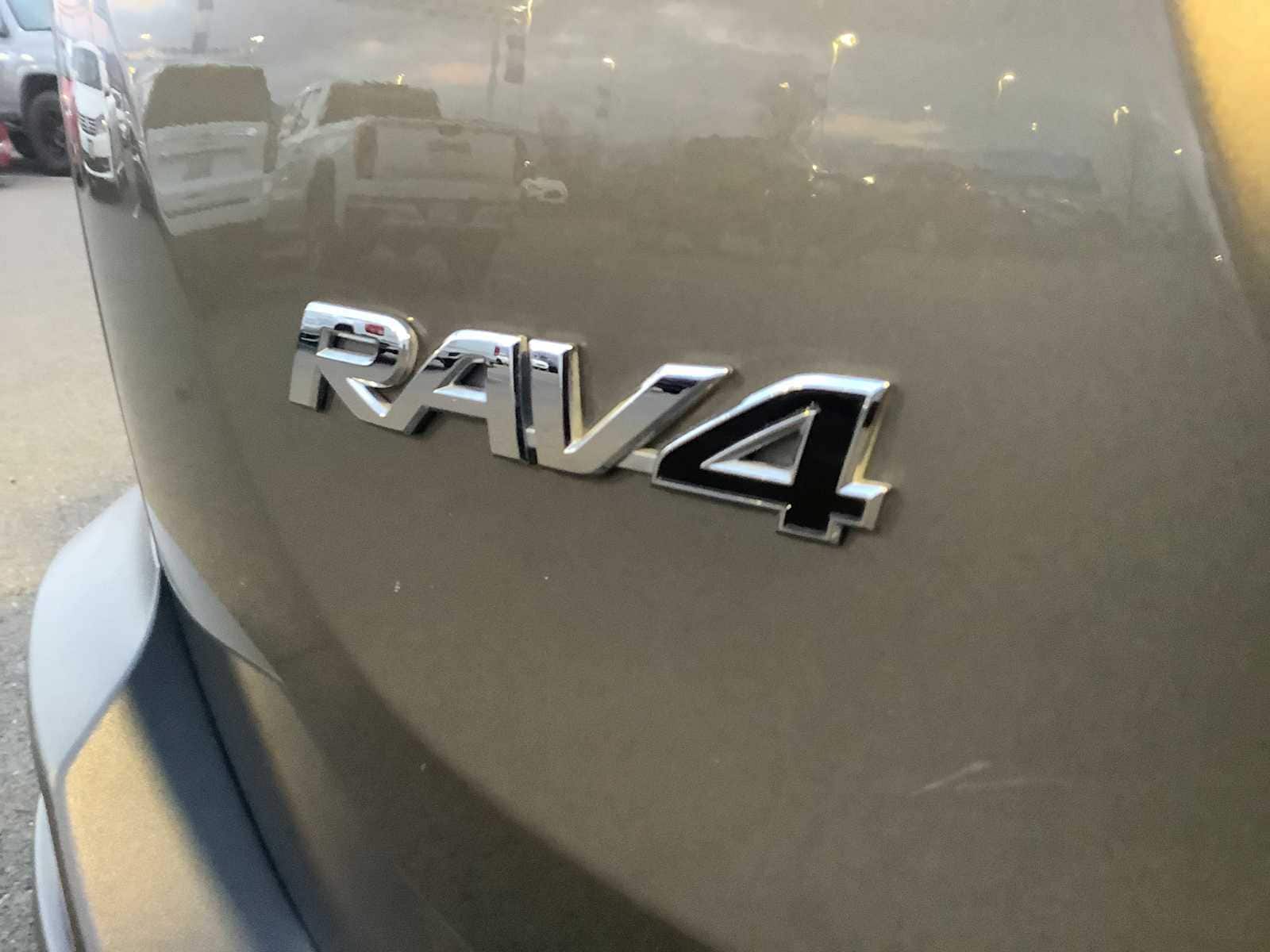 Thumbnail: 2015 Toyota RAV4 - 6