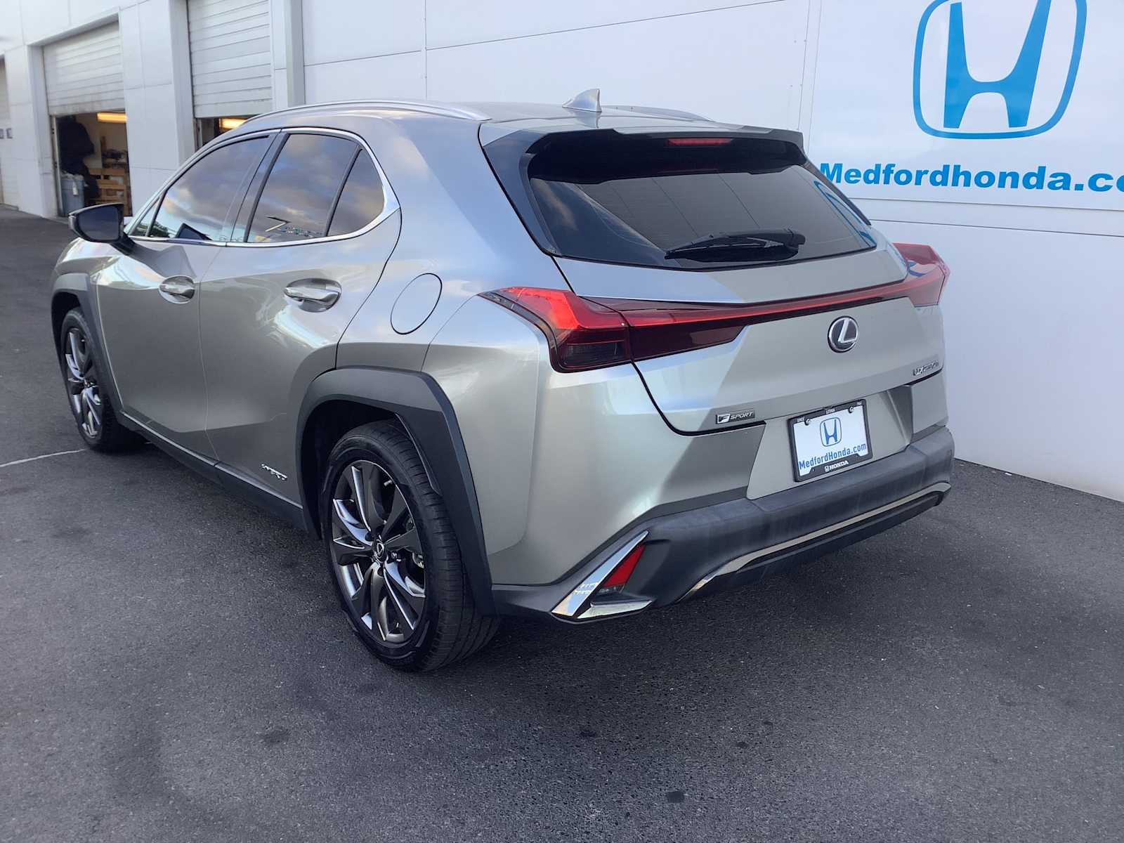 Thumbnail: 2020 Lexus UX - 4