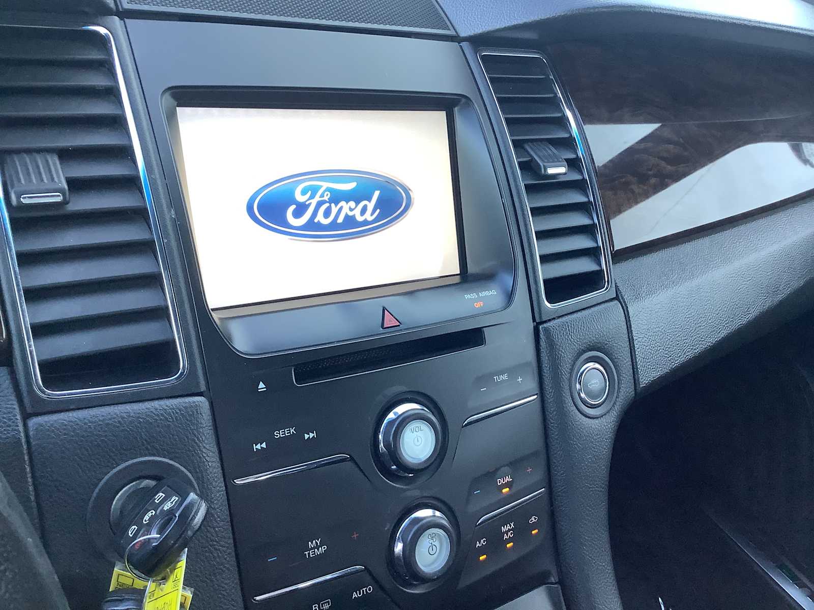 Thumbnail: 2013 Ford Taurus - 17