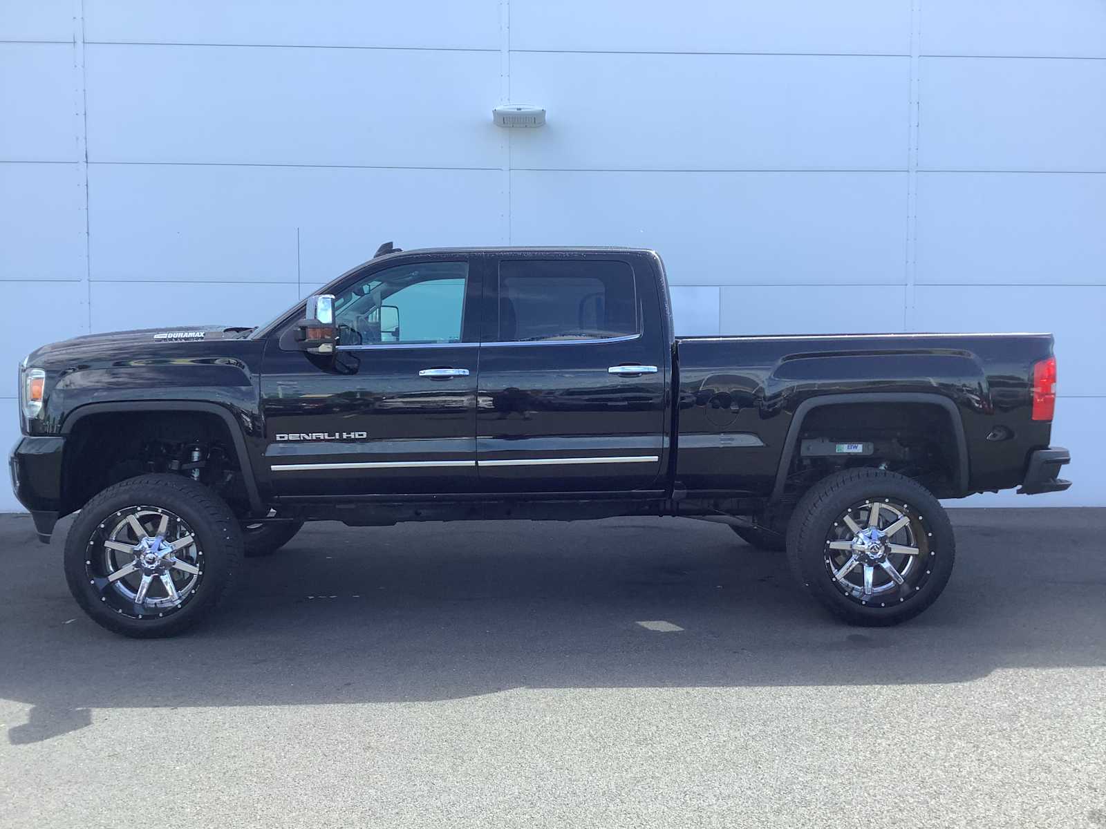 Used 2018 GMC Sierra 3500 Denali HD Denali with VIN 1GT42YEY4JF112436 for sale in Medford, OR