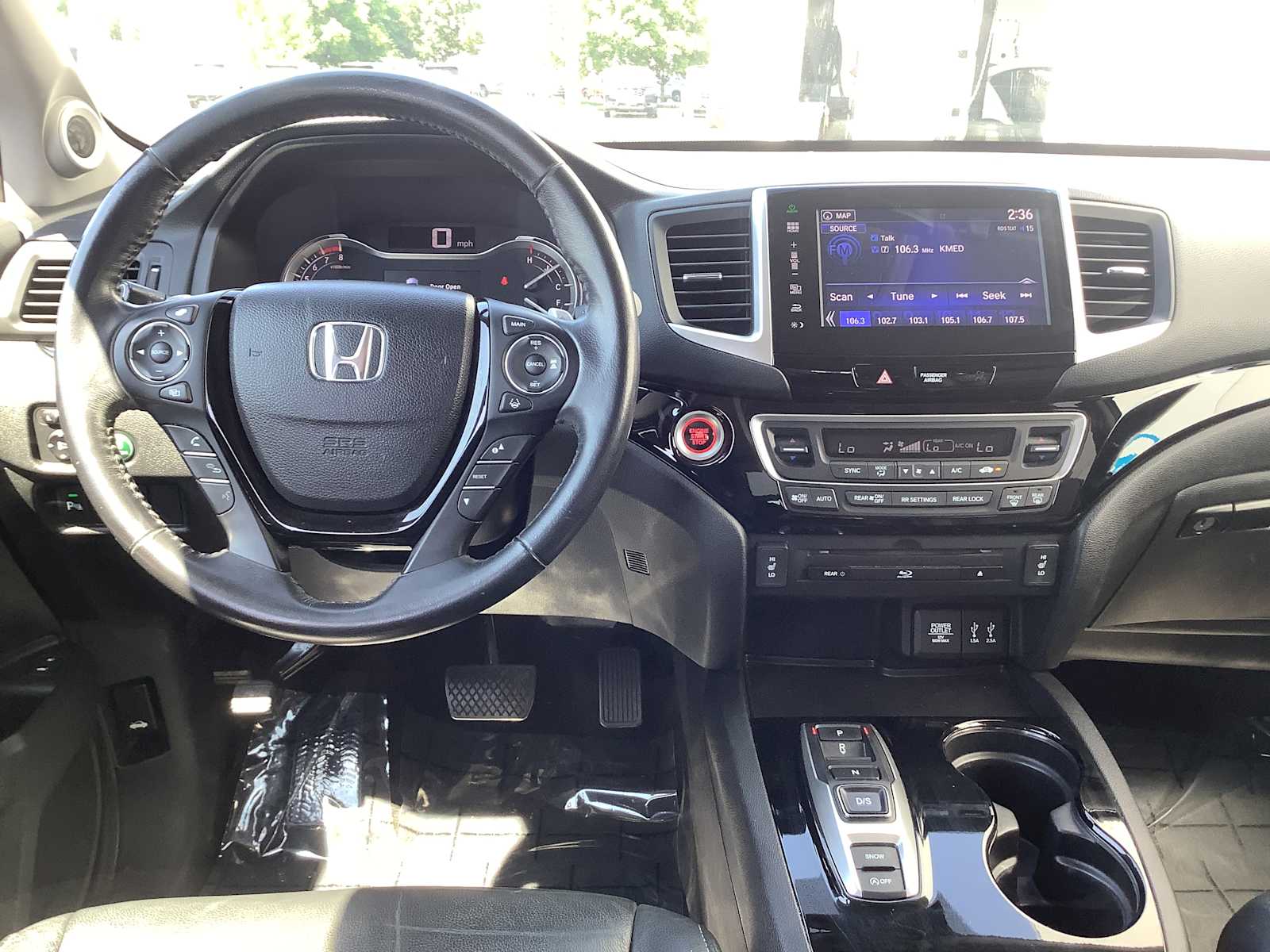 Thumbnail: 2016 Honda Pilot - 10