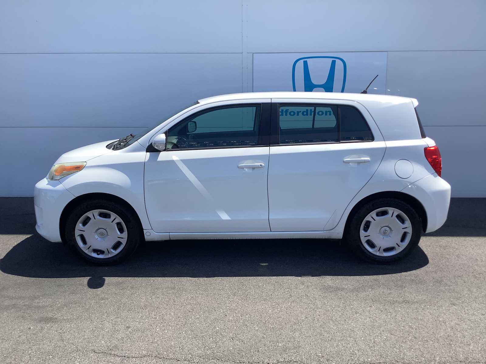 Used 2009 Scion xD Base with VIN JTKKU10469J040833 for sale in Medford, OR