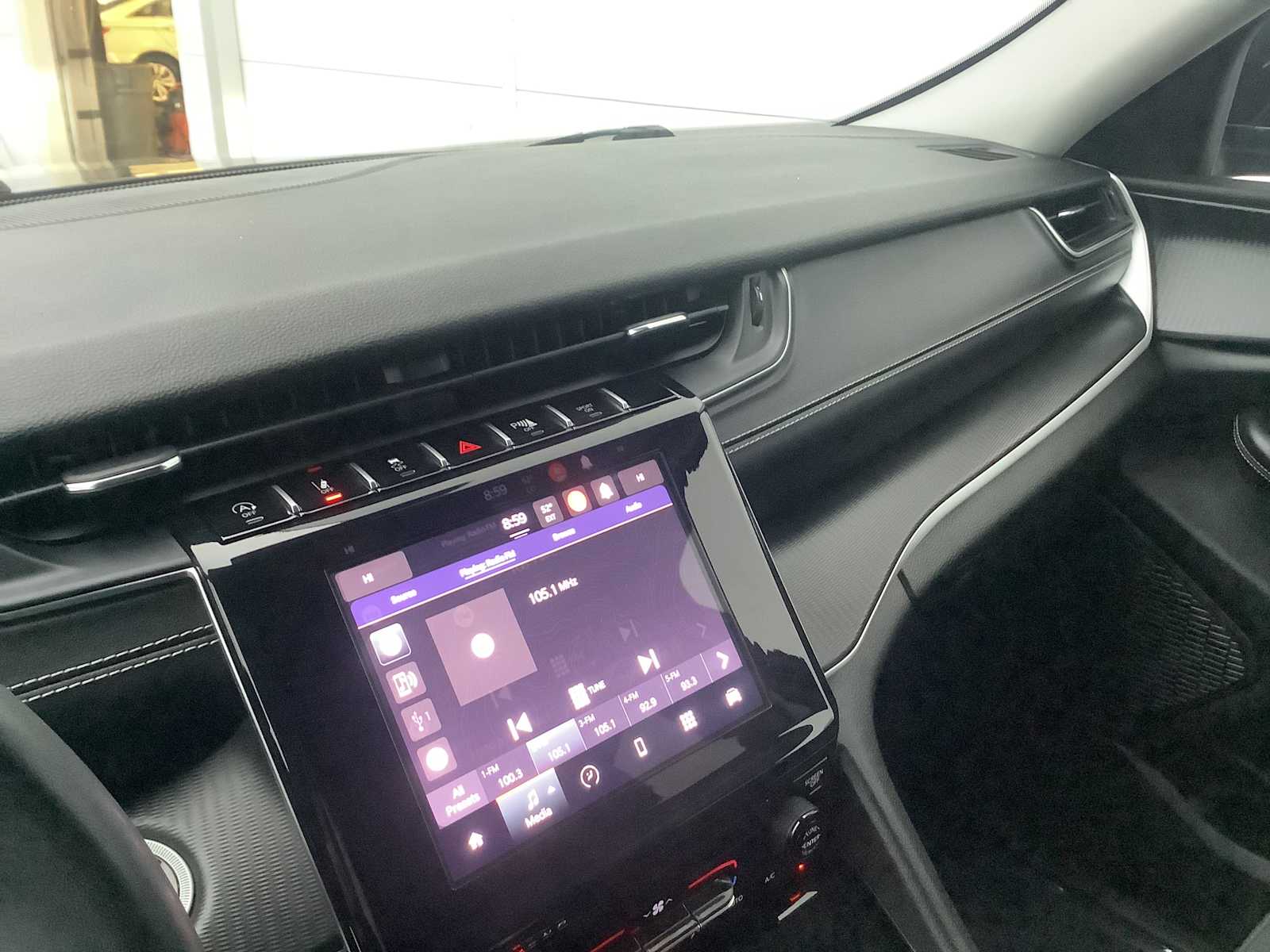 Thumbnail: 2023 Jeep Grand Cherokee - 17