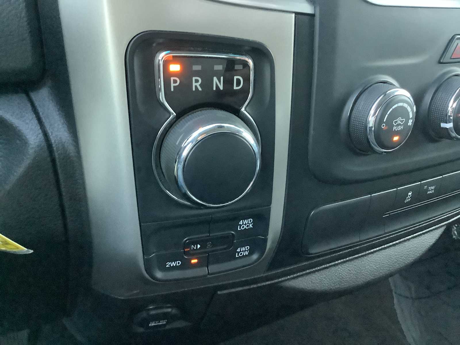 Thumbnail: 2020 RAM 1500 Classic - 10
