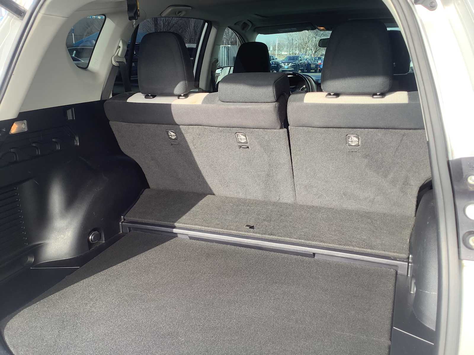 Thumbnail: 2016 Toyota RAV4 - 14