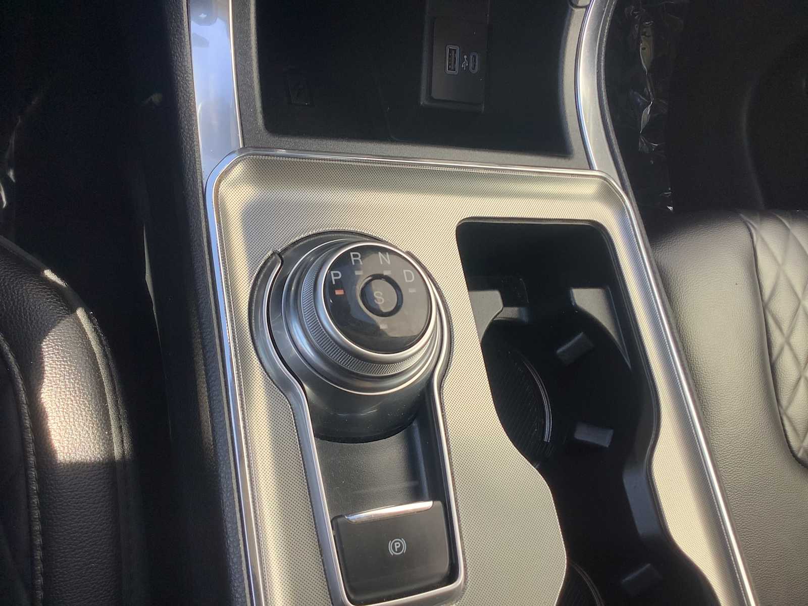 2024 Ford Edge Titanium - Photo 17
