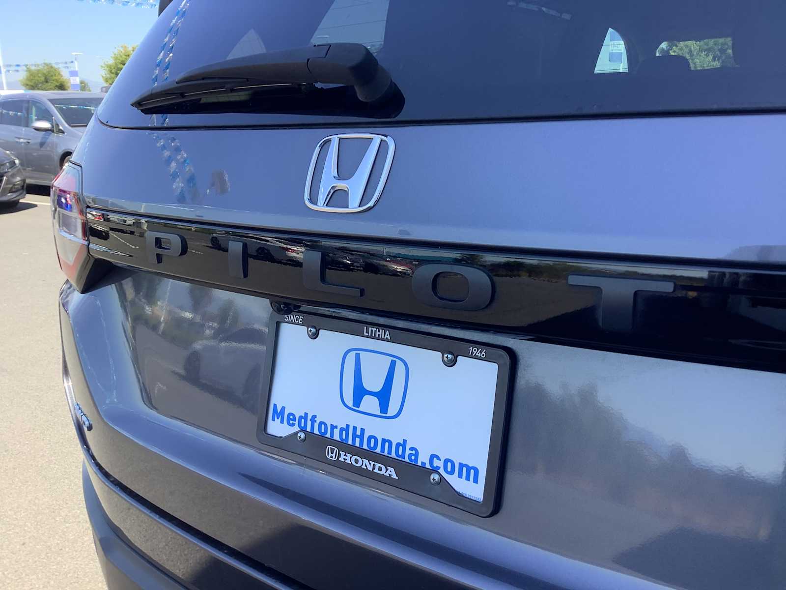 Thumbnail: 2023 Honda Pilot - 6