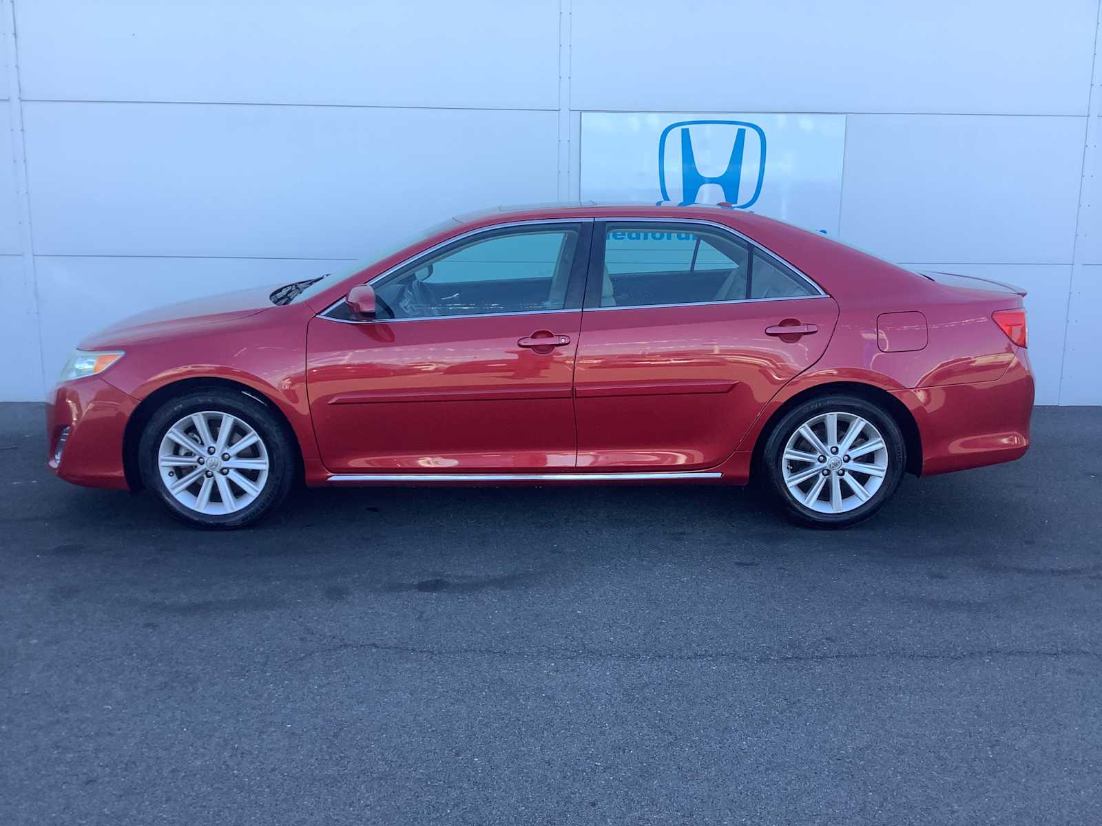 Used 2013 Toyota Camry XLE with VIN 4T4BF1FK3DR299666 for sale in Medford, OR
