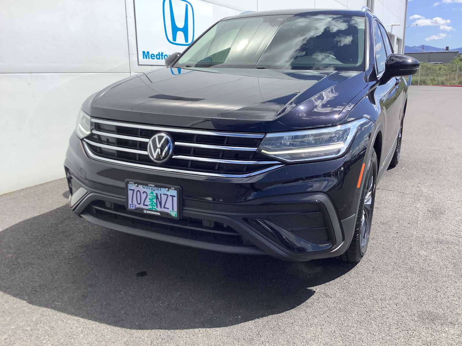 Thumbnail: 2022 Volkswagen Tiguan - 9