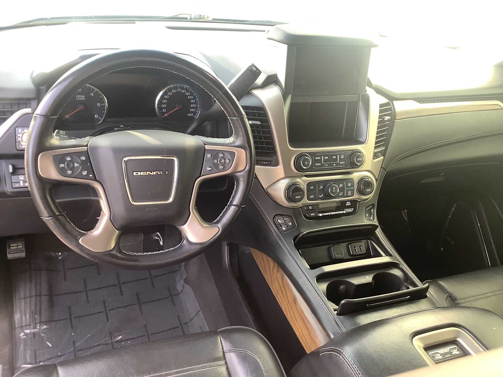 Thumbnail: 2019 GMC Yukon XL - 10