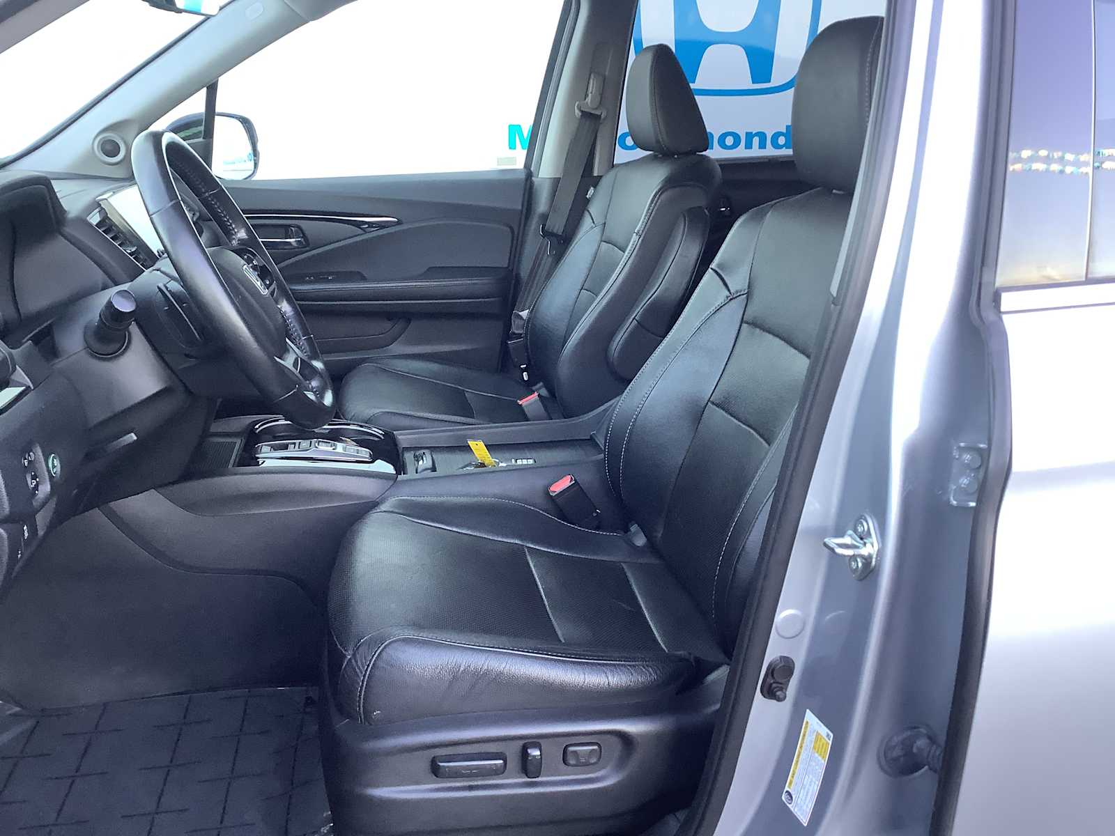 Thumbnail: 2019 Honda Pilot - 11
