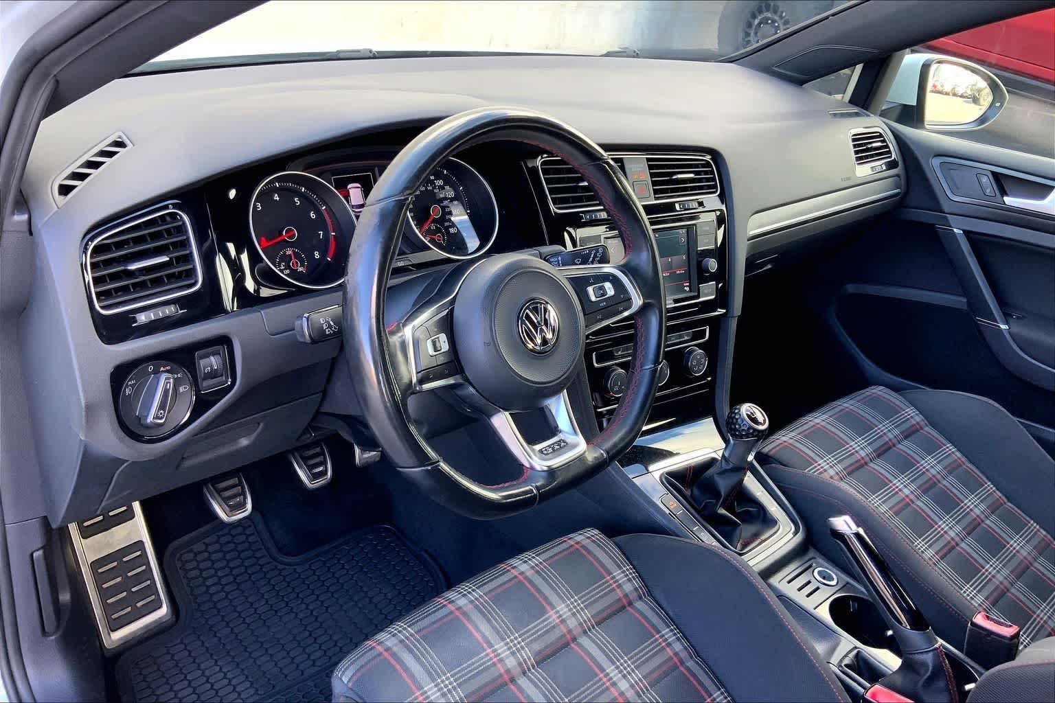 3VW5T7AU9KM034300
