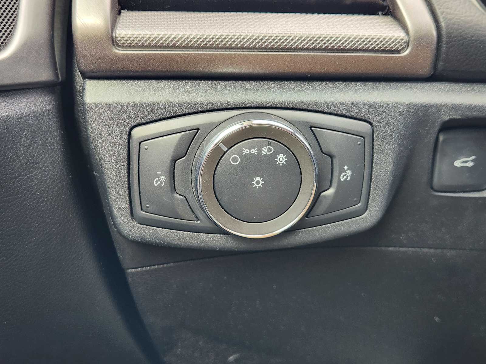 Thumbnail: 2020 Ford Fusion - 22