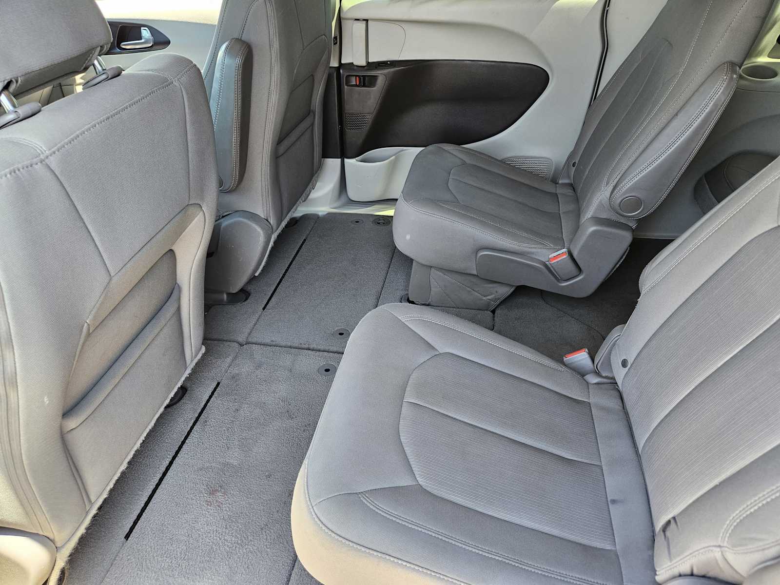 Thumbnail: 2020 Chrysler Pacifica - 28