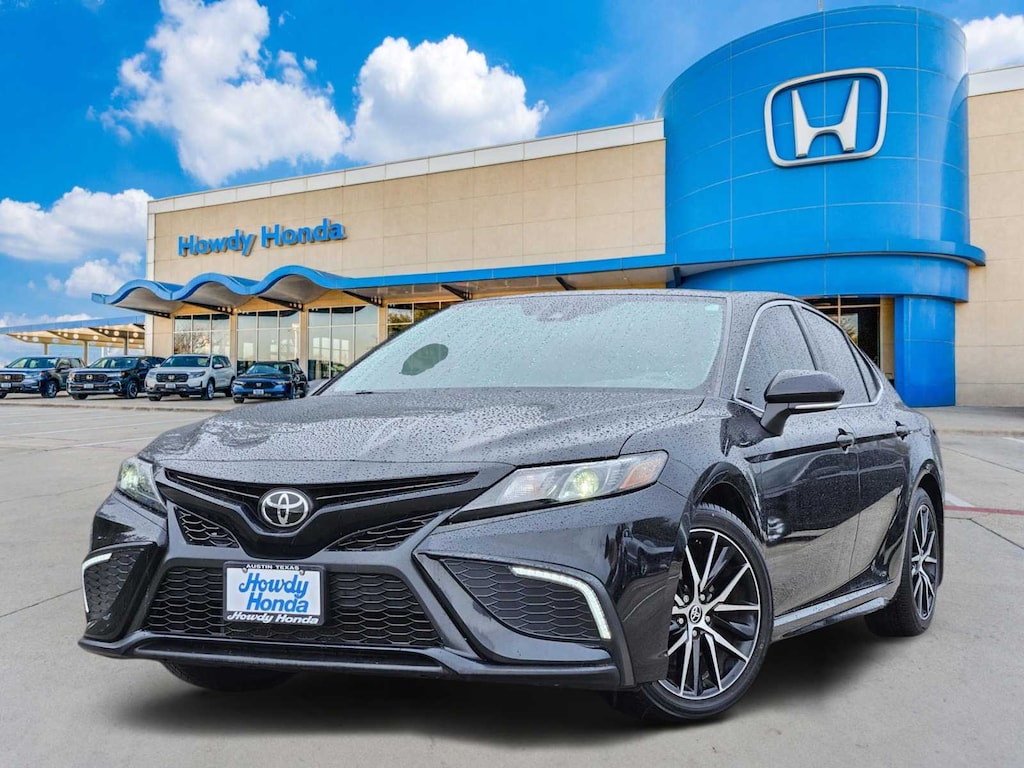 Used 2022 Toyota Camry SE Sedan