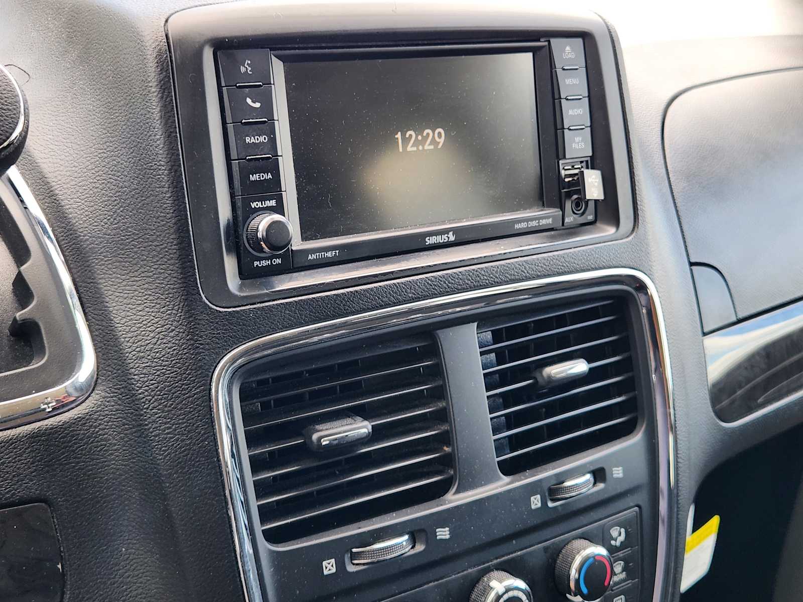 Thumbnail: 2019 Dodge Grand Caravan - 16