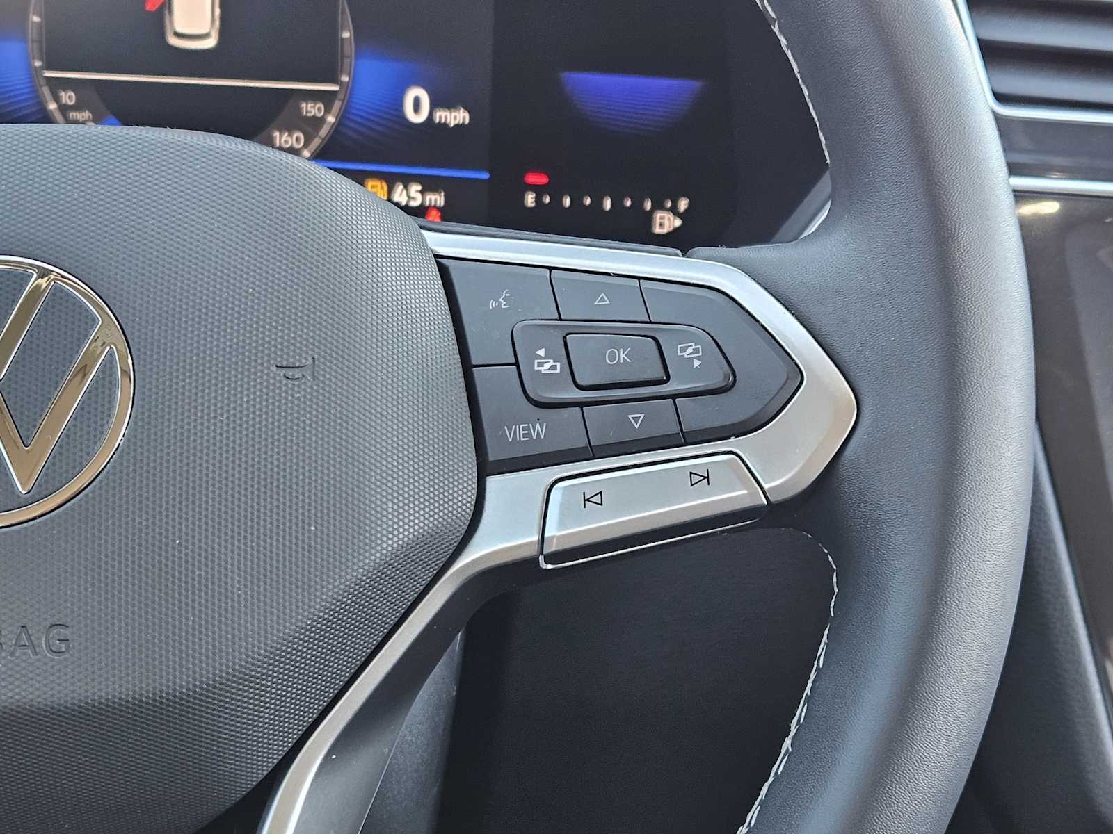 Thumbnail: 2022 Volkswagen Tiguan - 27