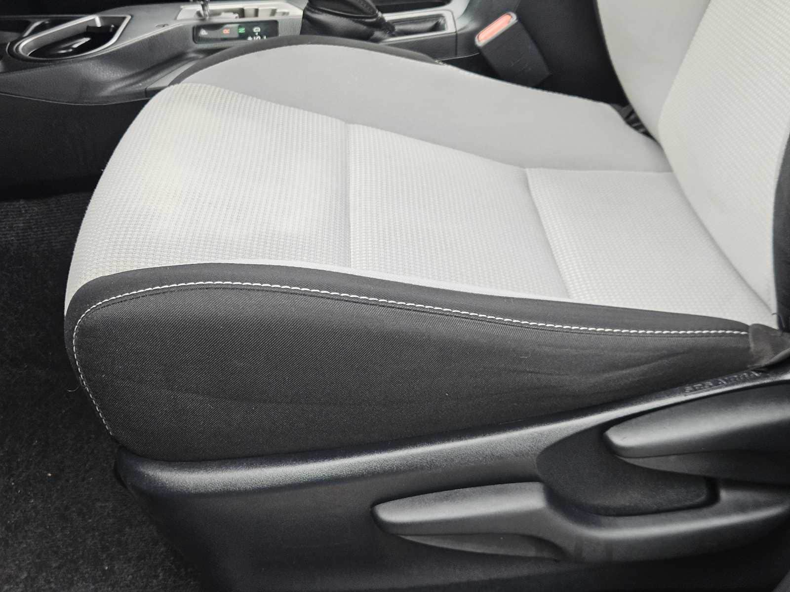 Thumbnail: 2017 Toyota RAV4 - 24