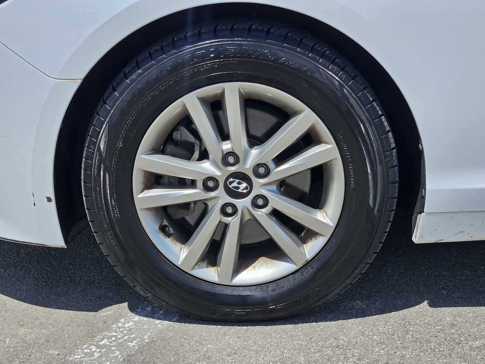 Thumbnail: 2015 Hyundai Sonata - 9