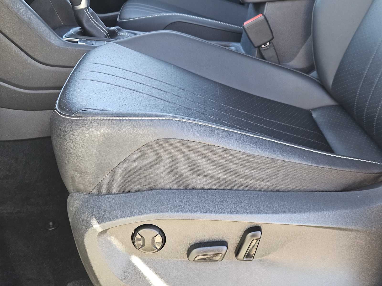 Thumbnail: 2022 Volkswagen Tiguan - 23