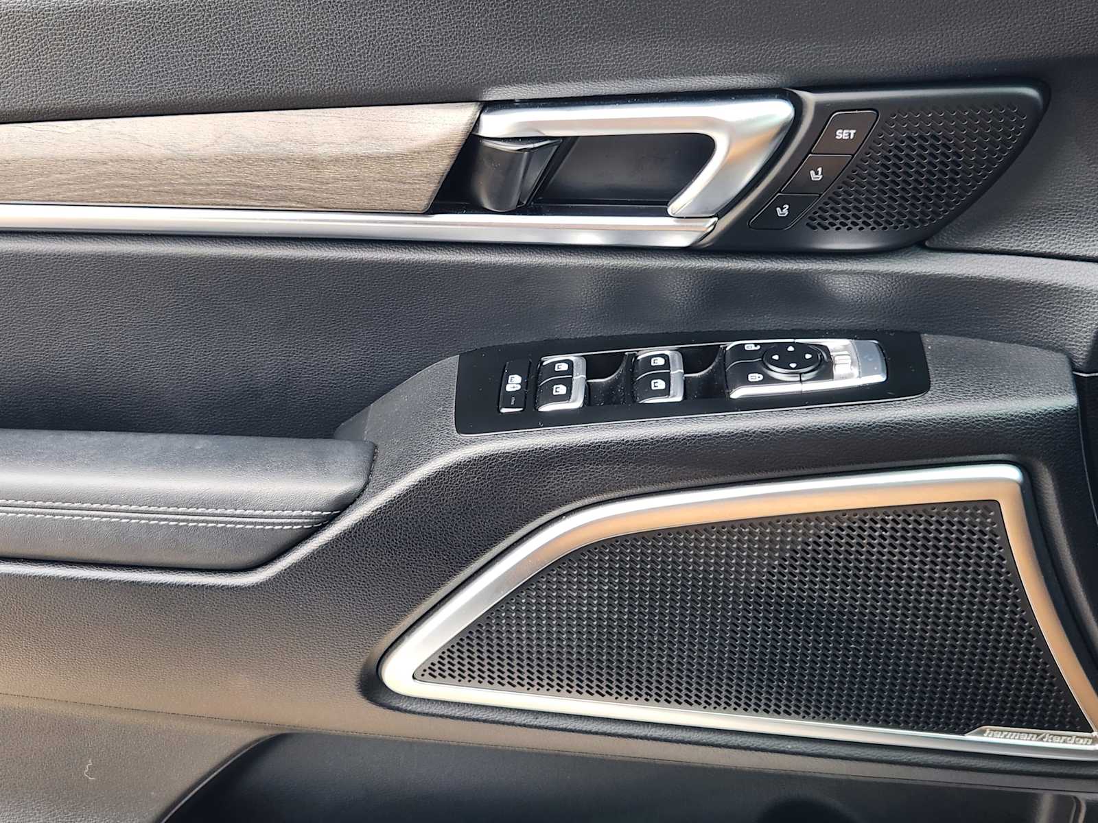 Thumbnail: 2022 Kia Telluride - 21
