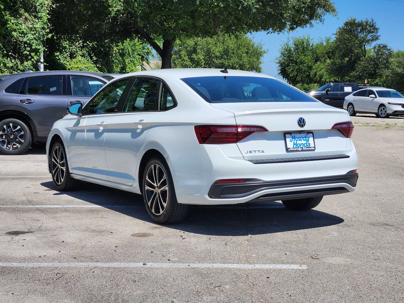 Thumbnail: 2023 Volkswagen Jetta - 5