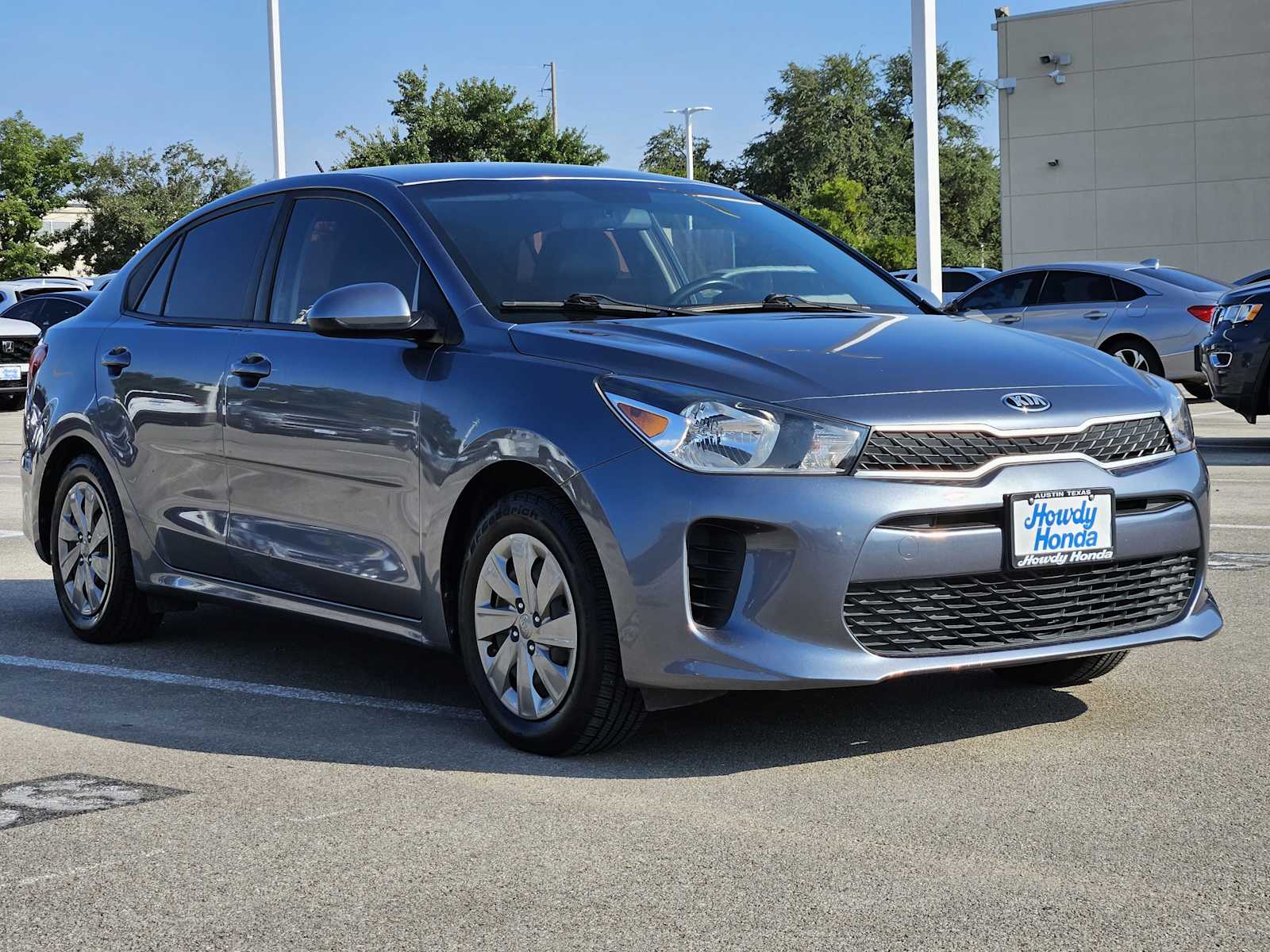 Thumbnail: 2020 Kia Rio - 2