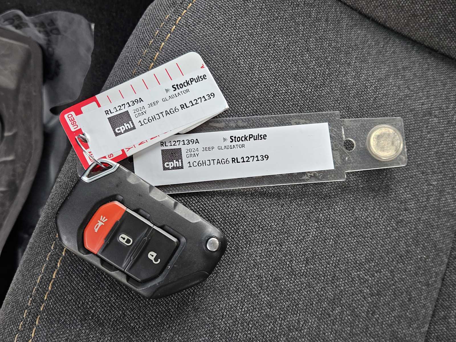 Thumbnail: 2024 Jeep Gladiator - 33