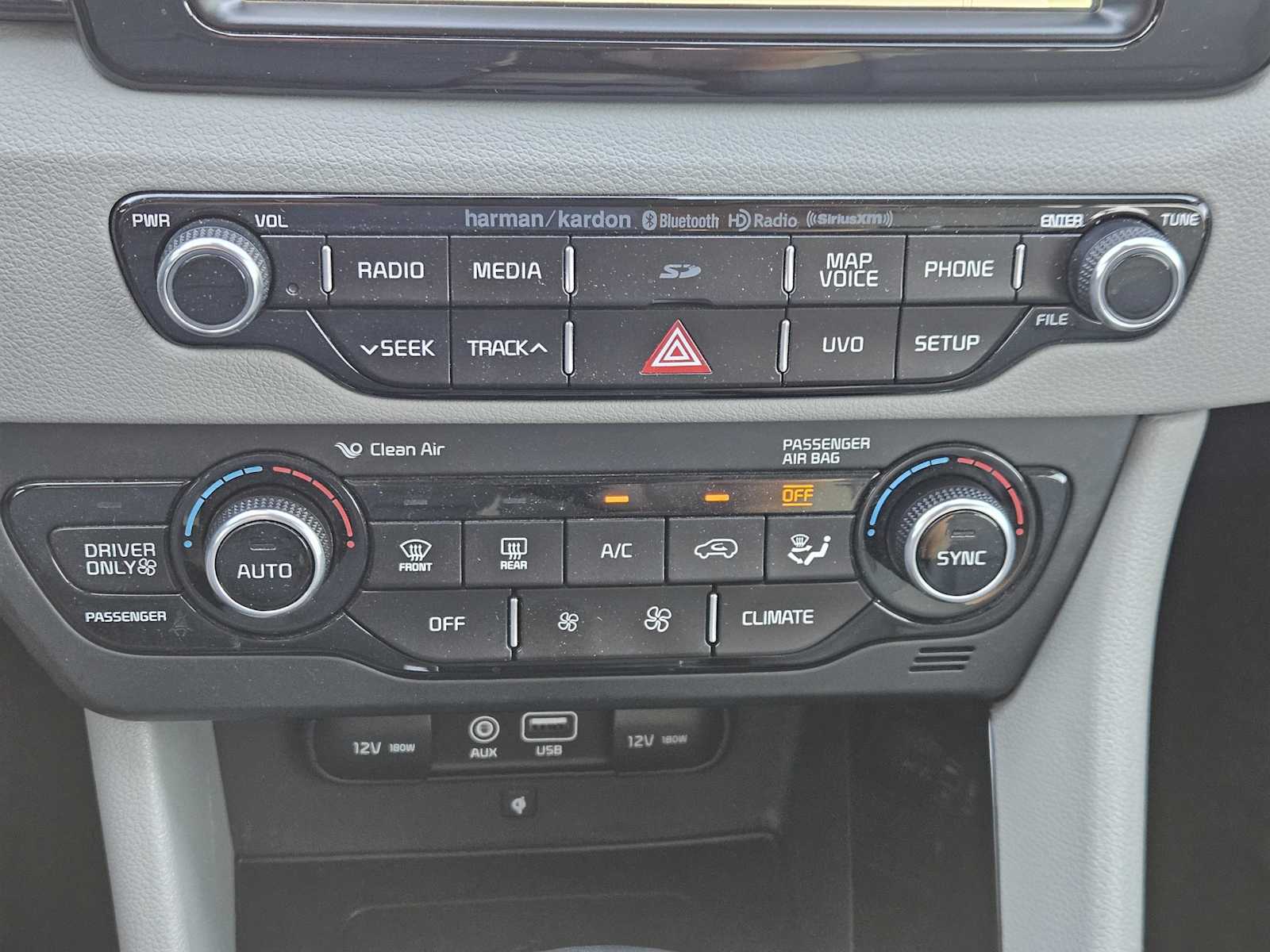 Thumbnail: 2018 Kia Niro - 18