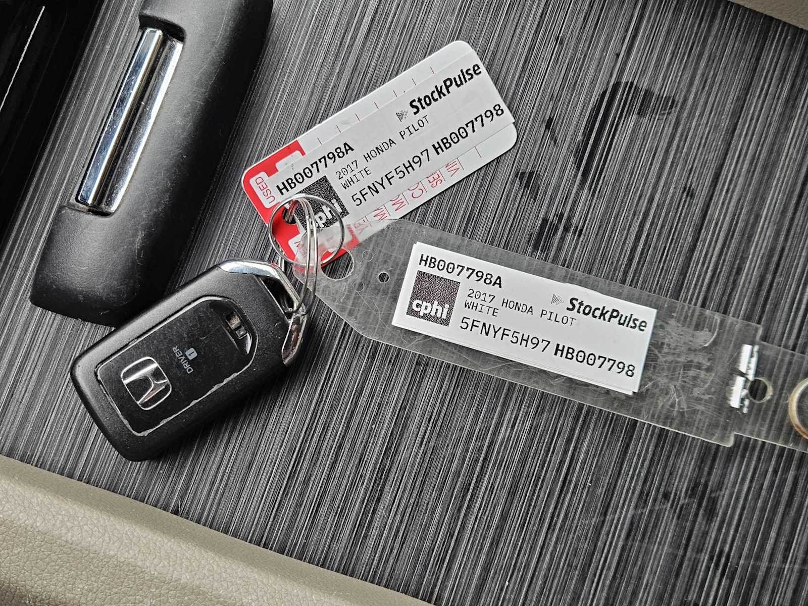 Thumbnail: 2017 Honda Pilot - 35