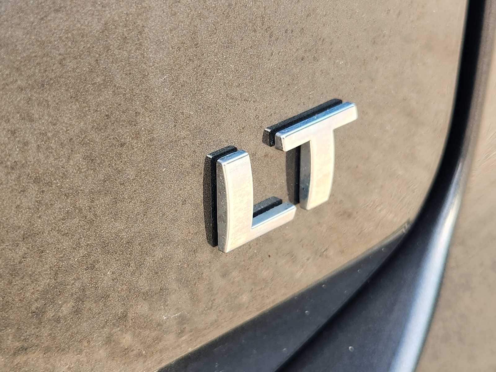 Thumbnail: 2021 Chevrolet Equinox - 10