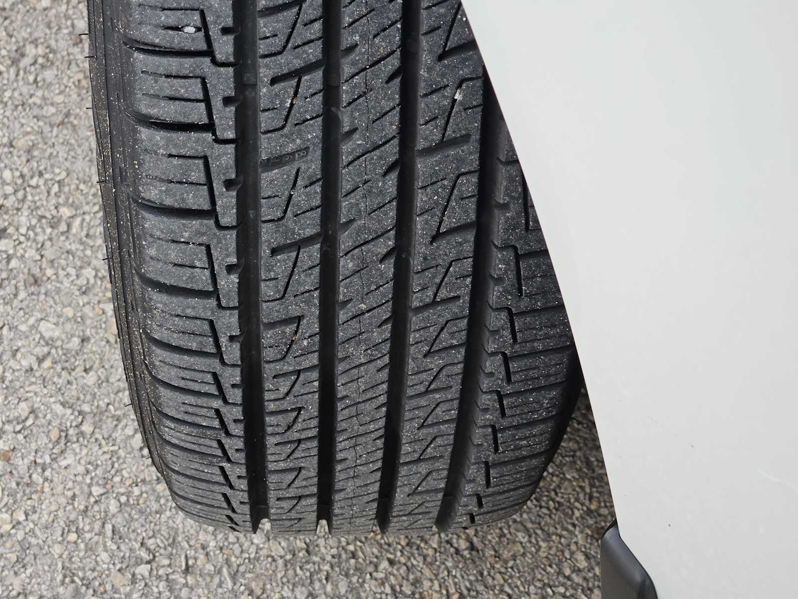 Thumbnail: 2015 Toyota Prius v - 9