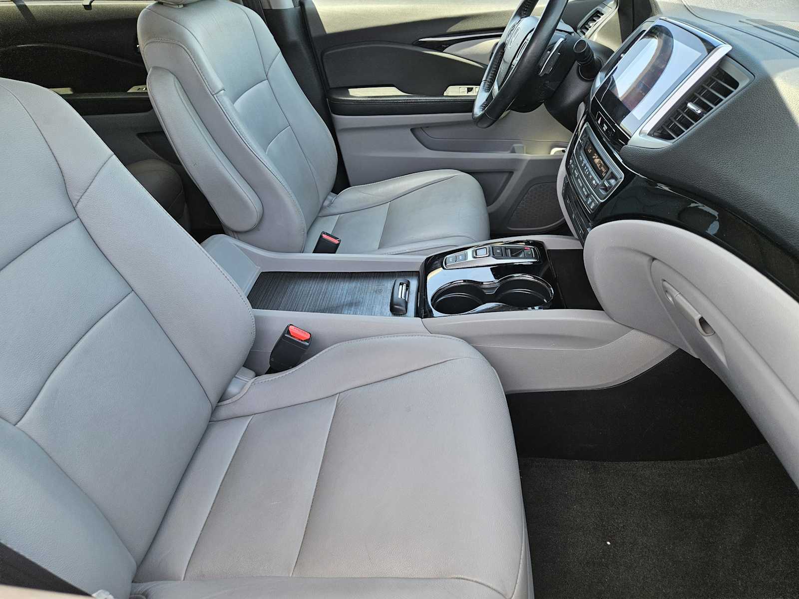 Thumbnail: 2016 Honda Pilot - 14