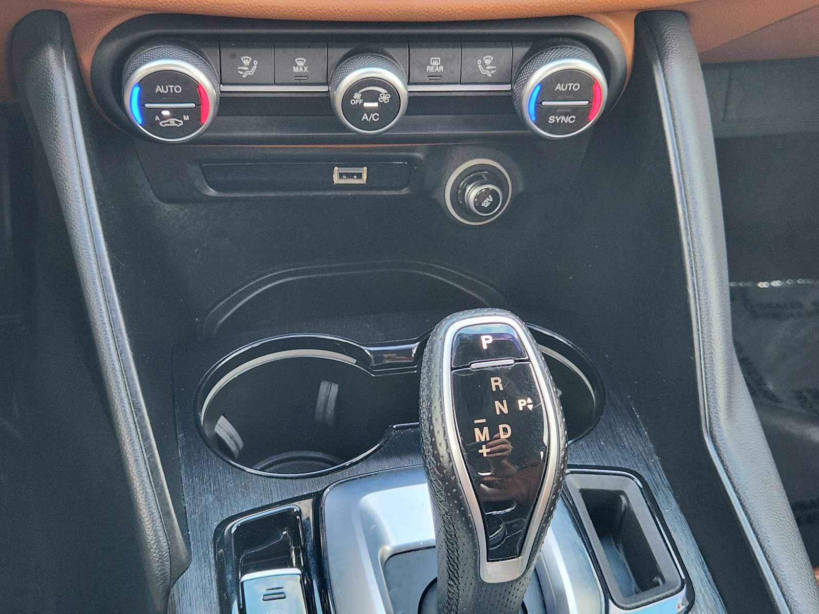 Thumbnail: 2020 Alfa Romeo Giulia - 18