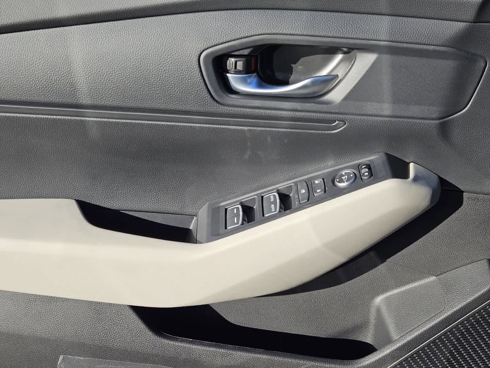2025 Honda Accord LX - Photo 16
