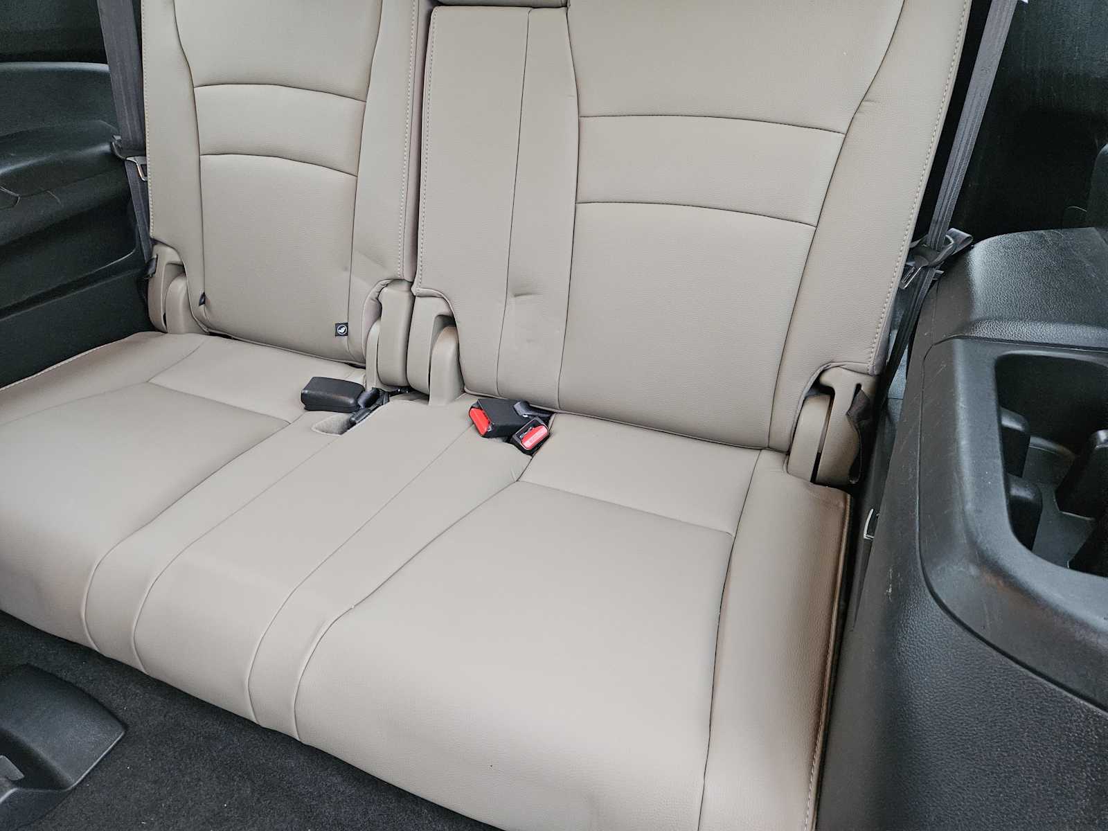 Thumbnail: 2017 Honda Pilot - 31