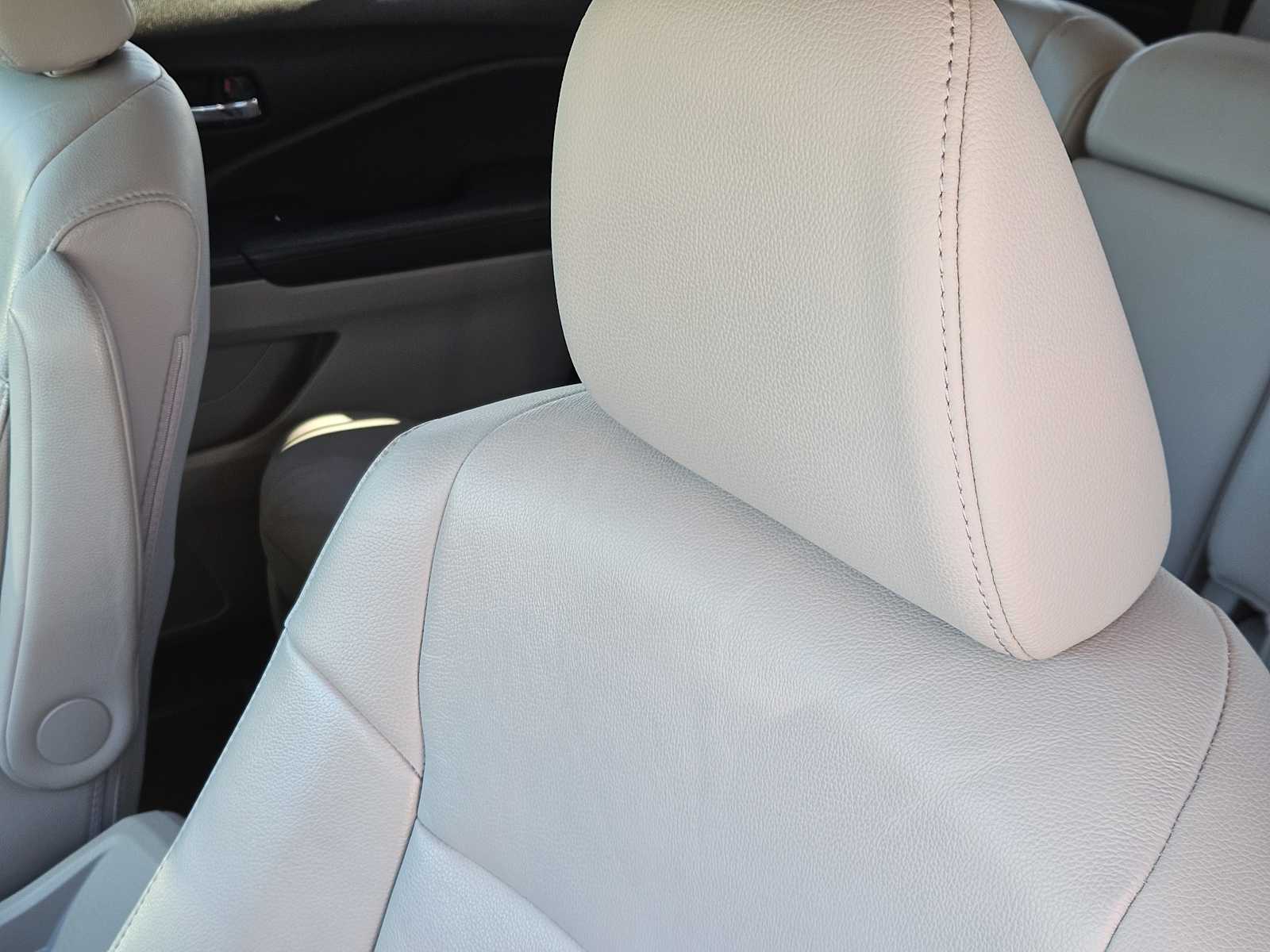 Thumbnail: 2018 Honda Pilot - 13