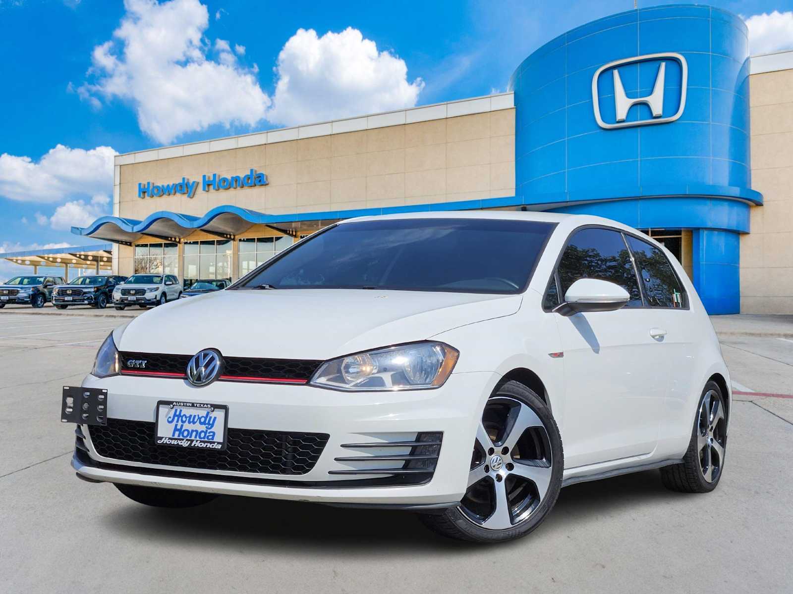 Thumbnail: 2015 Volkswagen Golf - 1