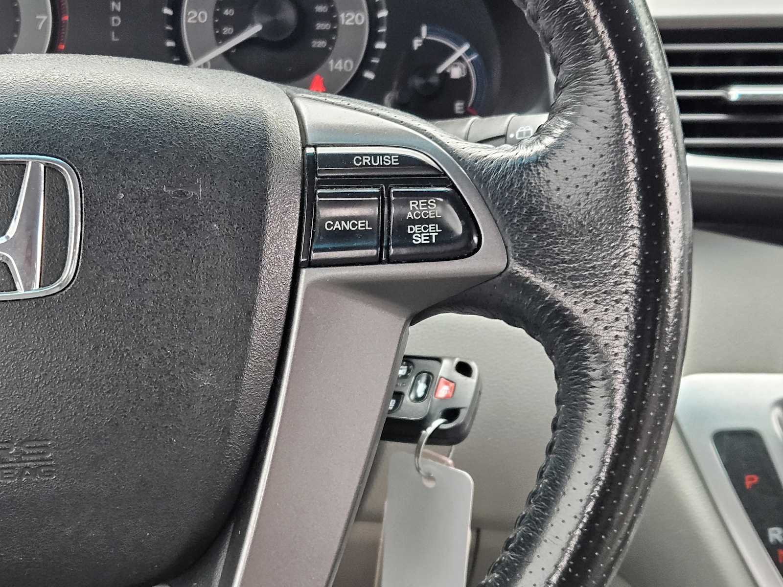 Thumbnail: 2012 Honda Odyssey - 26