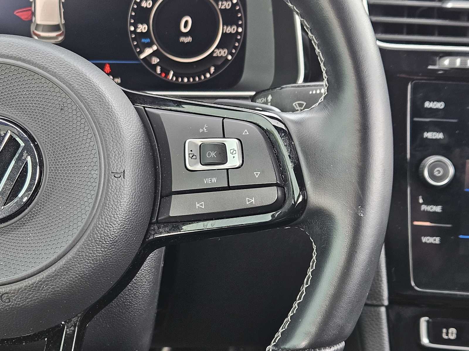 Thumbnail: 2019 Volkswagen Golf - 27