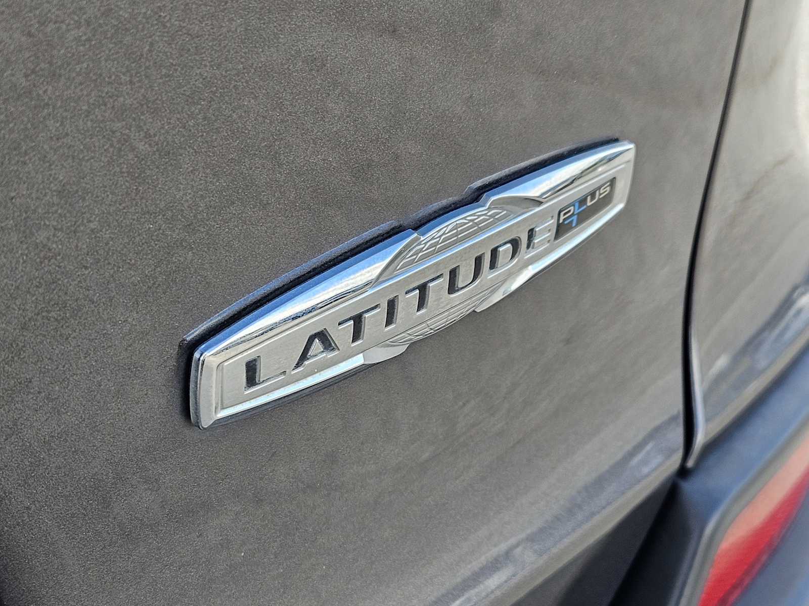 Thumbnail: 2020 Jeep Cherokee - 11