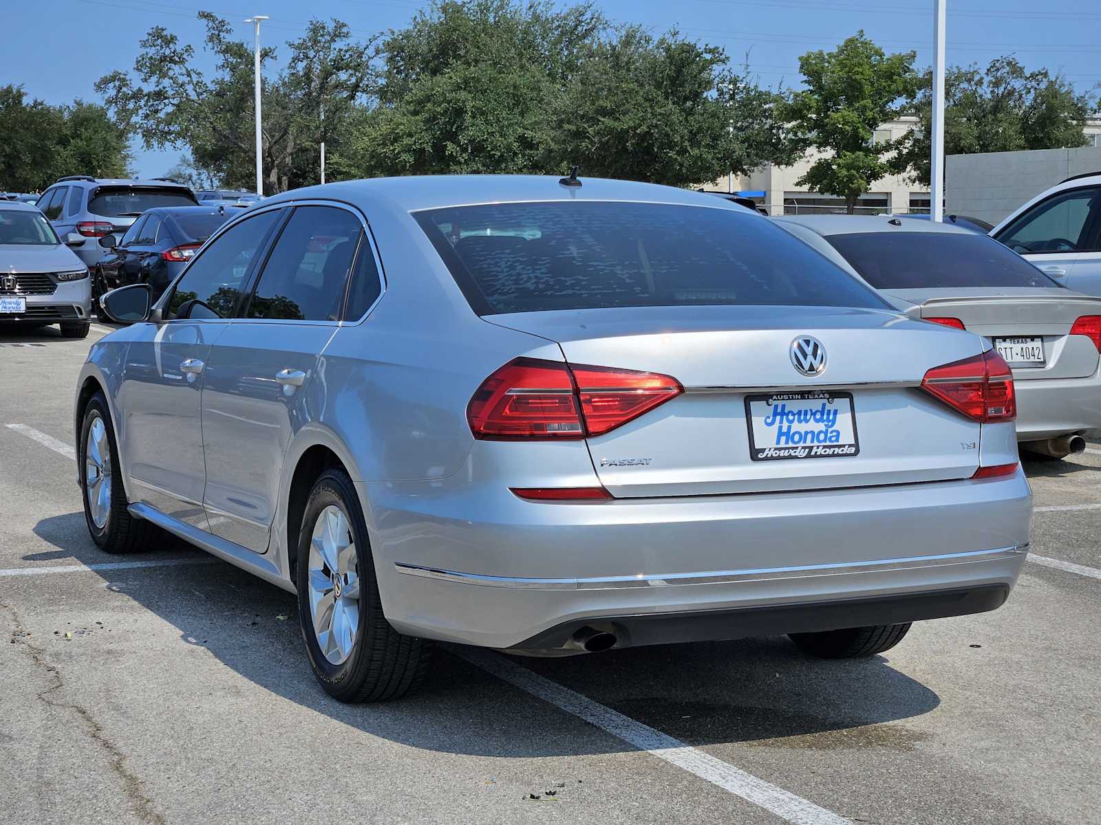 Thumbnail: 2016 Volkswagen Passat - 6