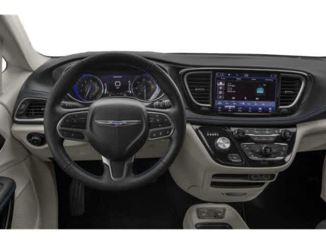 Thumbnail: 2021 Chrysler Pacifica - 10