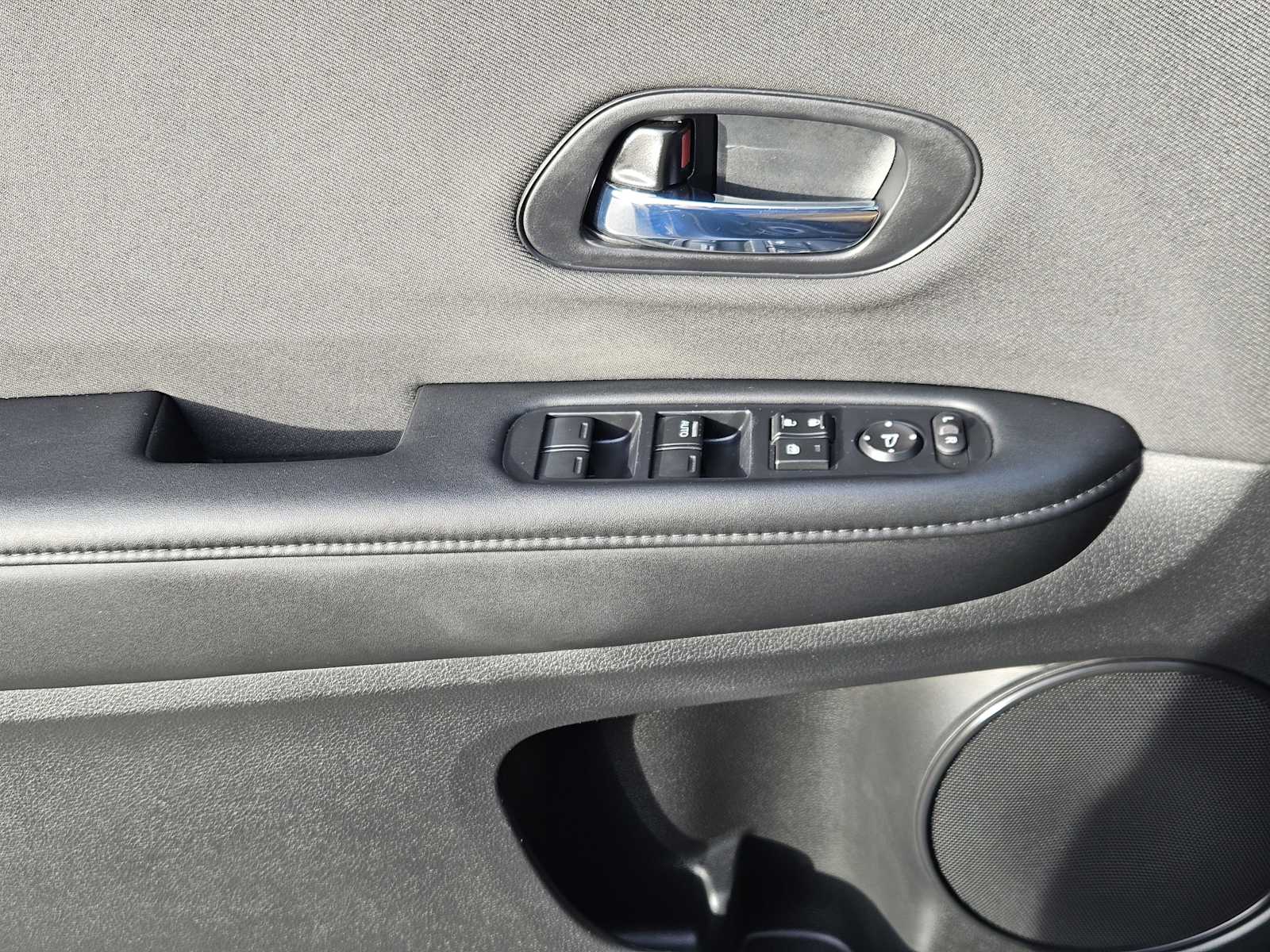 Thumbnail: 2020 Honda HR-V - 21