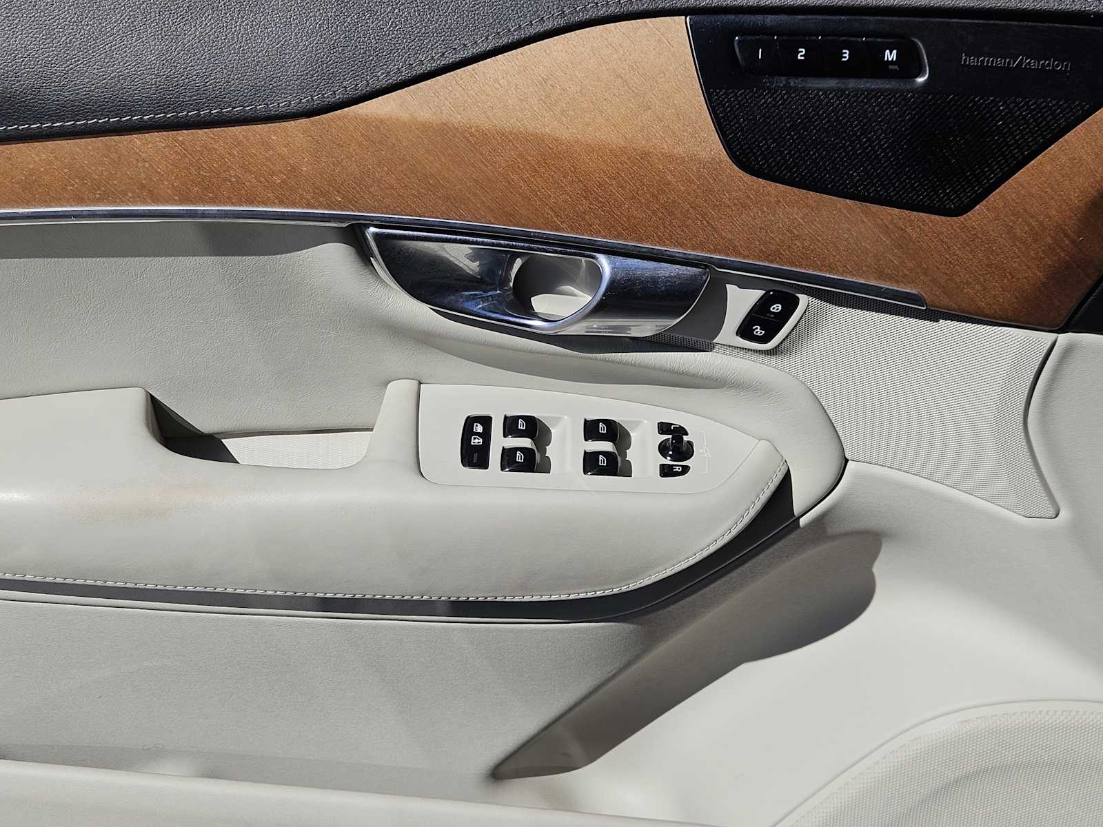 Thumbnail: 2019 Volvo XC90 - 22