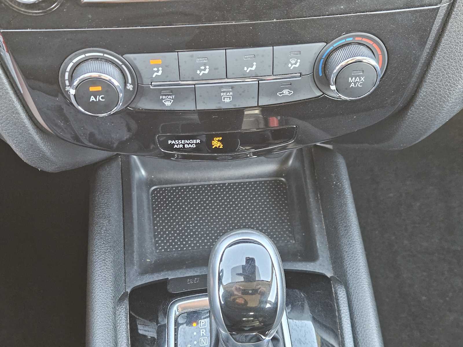 Thumbnail: 2020 Nissan Rogue Sport - 18